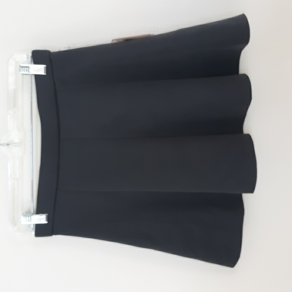 Ladies Forever 21 Short Dk. Gray Skirt sz M - Picture 2 of 4